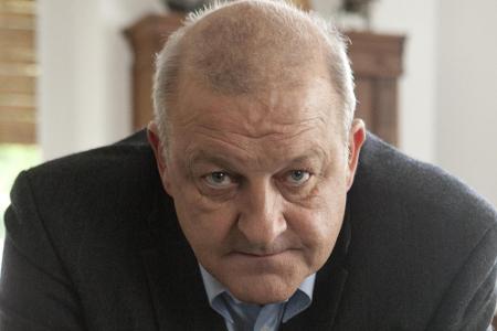 So kennen und lieben ihn seine Fans: Privatdetektiv Georg Wilsberg (Leonard Lansink) bei der Arbeit