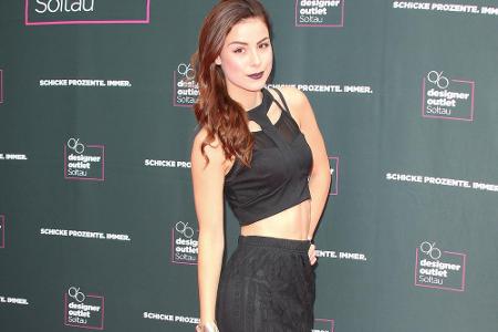 Lena Meyer-Landrut probiert einen neuen Look aus