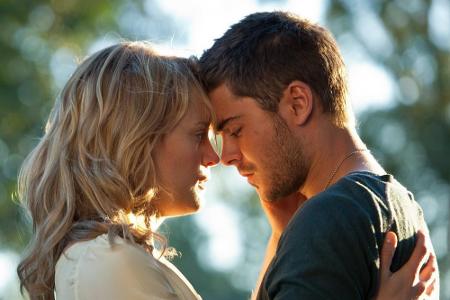 Beth (Taylor Schilling) und Logan (Zac Efron) kommen sich mit jedem Tag näher, doch Logan verrät nicht, was ihn nach Louisia...