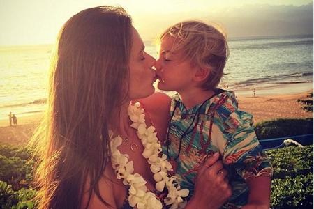 Model Alessandra Ambrosio im Urlaub auf Hawaii