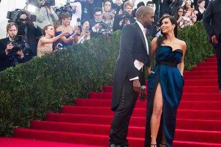 Kim Kardashian und Ehemann Kanye West auf dem roten Teppich