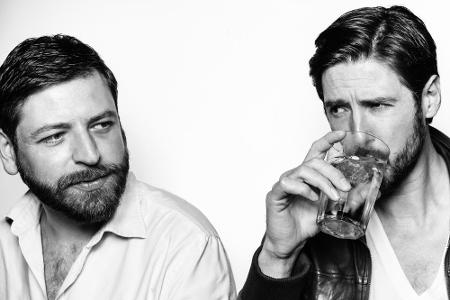 Tobitob (links) Und KoweSix (rechts) sind Moonbootica