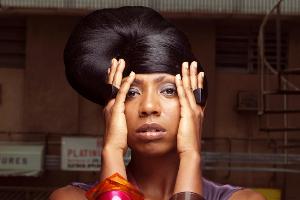 Immer auf der Suche: Y'akoto