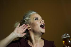 Ina Müller findet, dass Sterben kein Tabu-Thema sein sollte