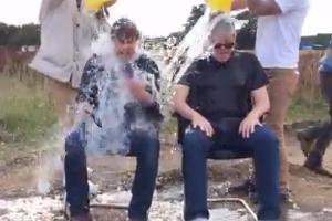 Tom Cruise (l.) und Chris McQuarrie halten tapfer durch