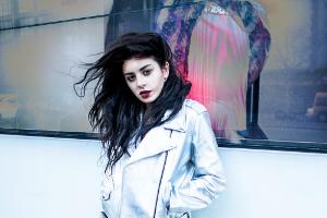 Charli XCX will nun auch Deutschland erobern