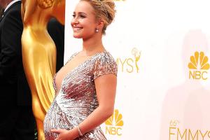 Hayden Panettiere zeigt stolz ihren Babybauch