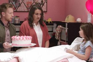 Diese kleine Mädchen wird ihren Hypnose-Eltern noch einige Probleme bereiten...