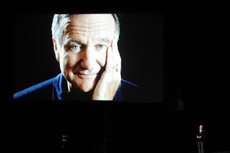 Billy Crystal hält eine Rede auf Robin Williams