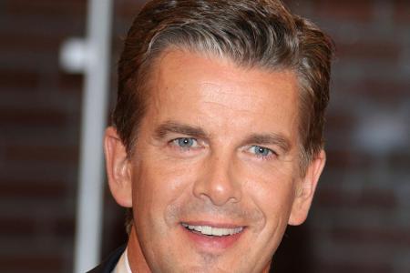 Markus Lanz legt sich bei zehn Grad Außentemperatur in einen Gebirgsbach