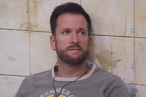 Mit etwas feuchten Augen sieht Michael Wendler dabei zu, wie der obere Bereich über ihn urteilt