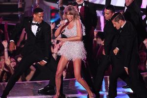 Von Männern umgeben: Taylor Swift will aber erst einmal Single bleiben