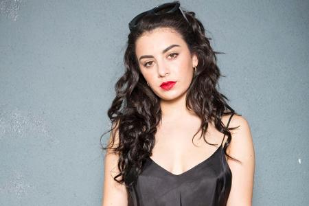 Charli XCX steht nicht so auf Unterwäsche