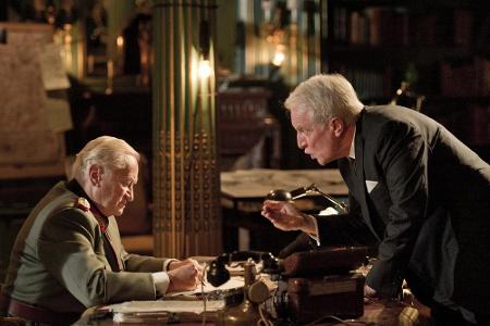 Harte Verhandlungen: General Dietrich von Choltitz (Niels Arestrup) und Konsul Raoul Nordling (André Dussollier)