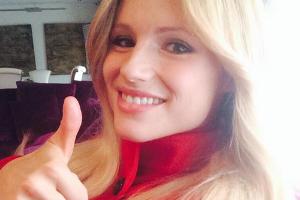 Michelle Hunzicker mit Twitter-Selfie: Klingen bald die Hochzeitsglocken?