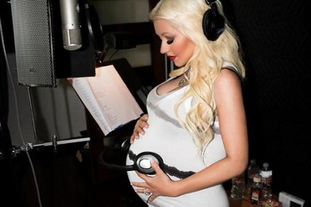 Noch bis kurz vor der Geburt im Studio: Christina Aguilera