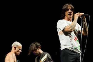 Die Red Hot Chili Peppers bei dem Isle of Wright Festival 2014