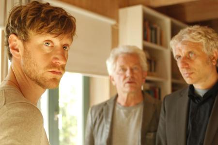 Guido Buchholz (Maxim Mehmet) wird von Ivo Batic (Miroslav Nemec) und Franz Leitmayr (Udo Wachtveitl) befragt