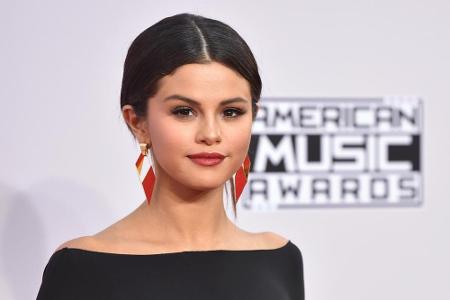 Bei den American Music Awards im November wirkte Selena Gomez' Teint noch wesentlich natürlicher
