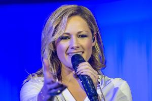 Besonders Männer hätten laut einer aktuellen Umfrage Weihnachten gerne Helene Fischer zu Gast