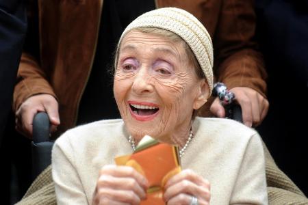 Luise Rainer 2011 bei der Enthüllung ihres Sterns auf dem Boulevards der Stars in Berlin