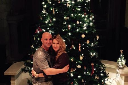 Verliebt genießen Steffi Graf und Andre Agassi ihr Glück