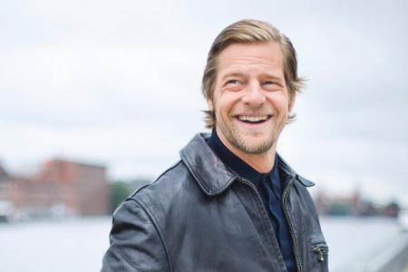 Schauspieler Henning Baum freut sich Weihnachten über Messer