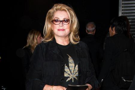 Catherine Deneuve bei einer Modeveranstaltung in Paris