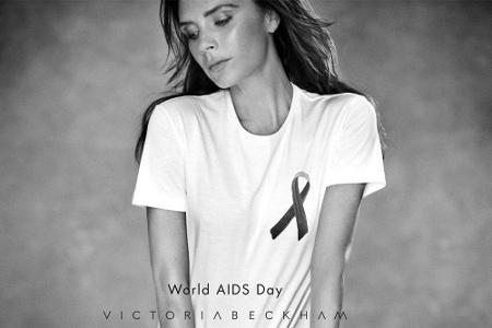 Victoria Beckham verkauft selbstentworfene T-Shirts für den guten Zweck