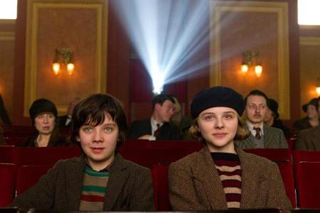 Noch ahnen Hugo (Asa Butterfield, l.) und Isabelles (Chloe Moritz, r.) nicht, dass der Schlüssel zum Geheimnis des Automaten...