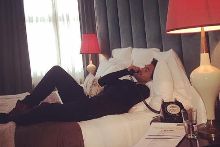 Schauspieler Elyas M'Barek gibt Interviews für seinen neuen Kinofilm 