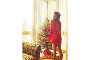 So süß kann Weihnachten sein: Vanessa Hudgens zeigt ihren Christmas Sweater