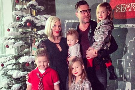 Im Familienurlaub: Aaron, Tori, Liam, Stella, Dean und Hattie (v.l.)