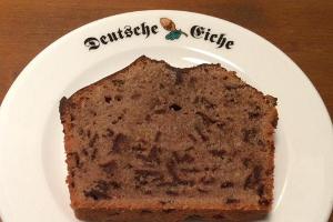 Der Stein des Anstoßes: Nationalistisches Geschirr