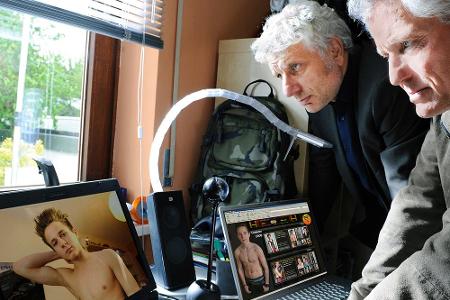 Kriminalhauptkommissar Franz Leitmayr (Udo Wachtveitl, links) und Kriminalhauptkommissar Ivo Batic (Miroslav Nemec) finden N...