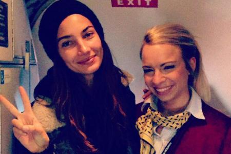 Lily Aldridge (l.) ist immer top gestylt