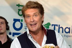 Sogar David Hasselhoff kann - wie hier 2010 in Salzburg - Pralinen nicht widerstehen