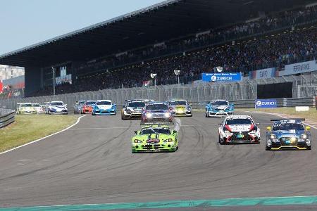Start - Gruppe 2 - 24h-Rennen Nürburgring 2017 - Nordschleife - Samstag - 27.5.2017
