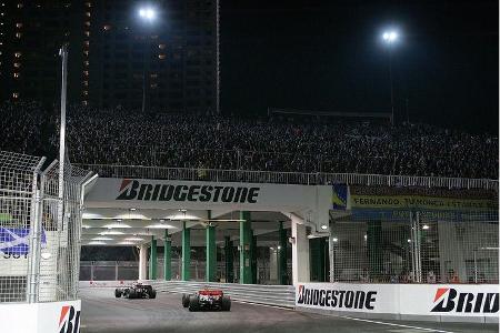 Hamilton verzweifelte derweil hinter dem langsamen Red Bull Coulthards.