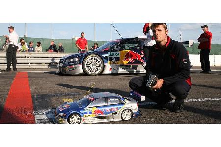 ... und Martin Tomczyk sein Spielzeug mitgebracht.