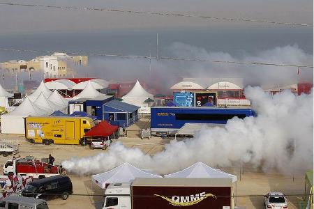 Die Rallye-Karawane machte es sich in große Zelten gemütlich.