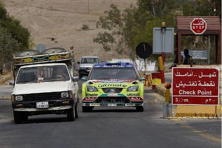 Ford hielt sich zu Beginn etwas zurück ...