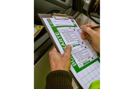 Die Bordkarte, auf der jede Kontrolle mit Zeitstempel versehen wird