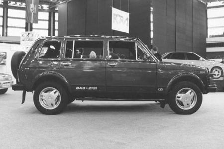 1996 Die verlängerte Version des Niva bietet Lada in Deutschland gar nicht und anderswo nicht lange an. Auch der Dieselmotor...
