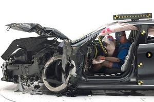 Tesla Model S Small Overlap Crashtest IIHS 2017