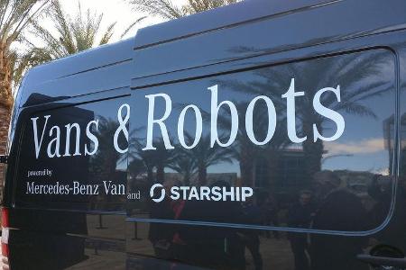 Mercedes Sprinter und Starship-Lieferroboter