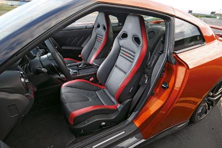 Nissan GT-R, Fahrersitz
