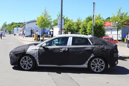 Erlkönig Hyundai i30 Fastback