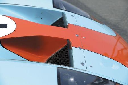 Wie beim Orginal werden die Türen bis ins Dach reichen. Wasser- und Ladeluftkühler befinden sich im Bug.