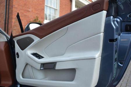 Aston Martin Vanquish Volante AM37